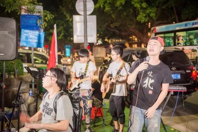 滑板涂鸦,站街唱歌,这群泉州青年活得太酷.