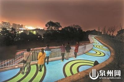泉州夜光漫道 夜晚发光还能涂鸦的创新城市景观